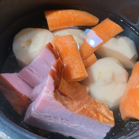 スープカレーの野菜を電気圧力鍋で煮込む前