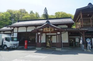 山寺駅駅舎