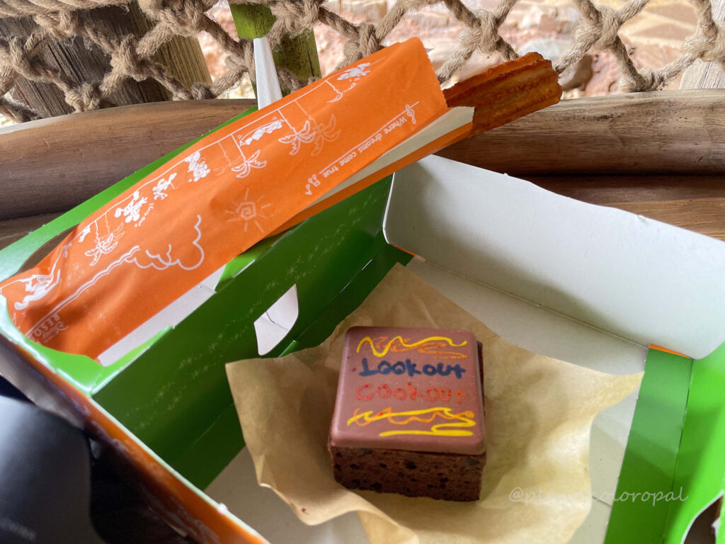 デミグラスチュロス(ポテト)とルックアウトブラウニー