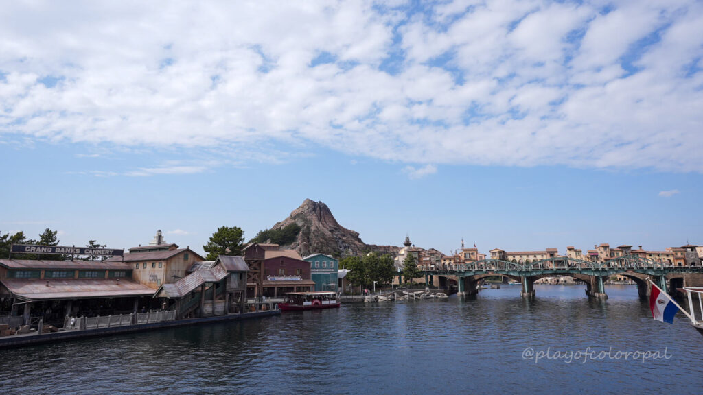 雨天から晴れた空が広がるメディテレーニアンハーバー
