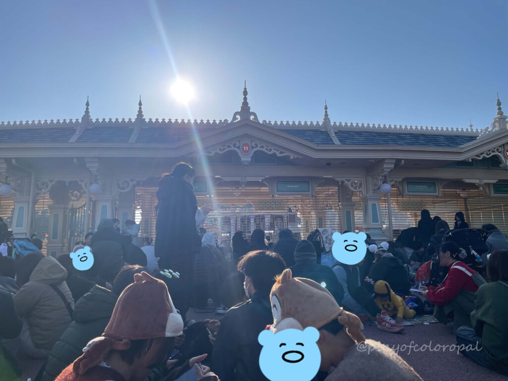 ディズニーランド朝7時28分手荷物検査を通過し待機開始